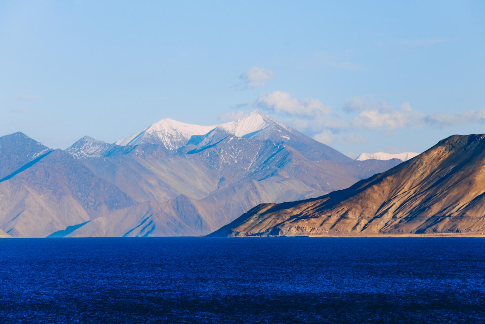 Màu xanh và hoàng hôn