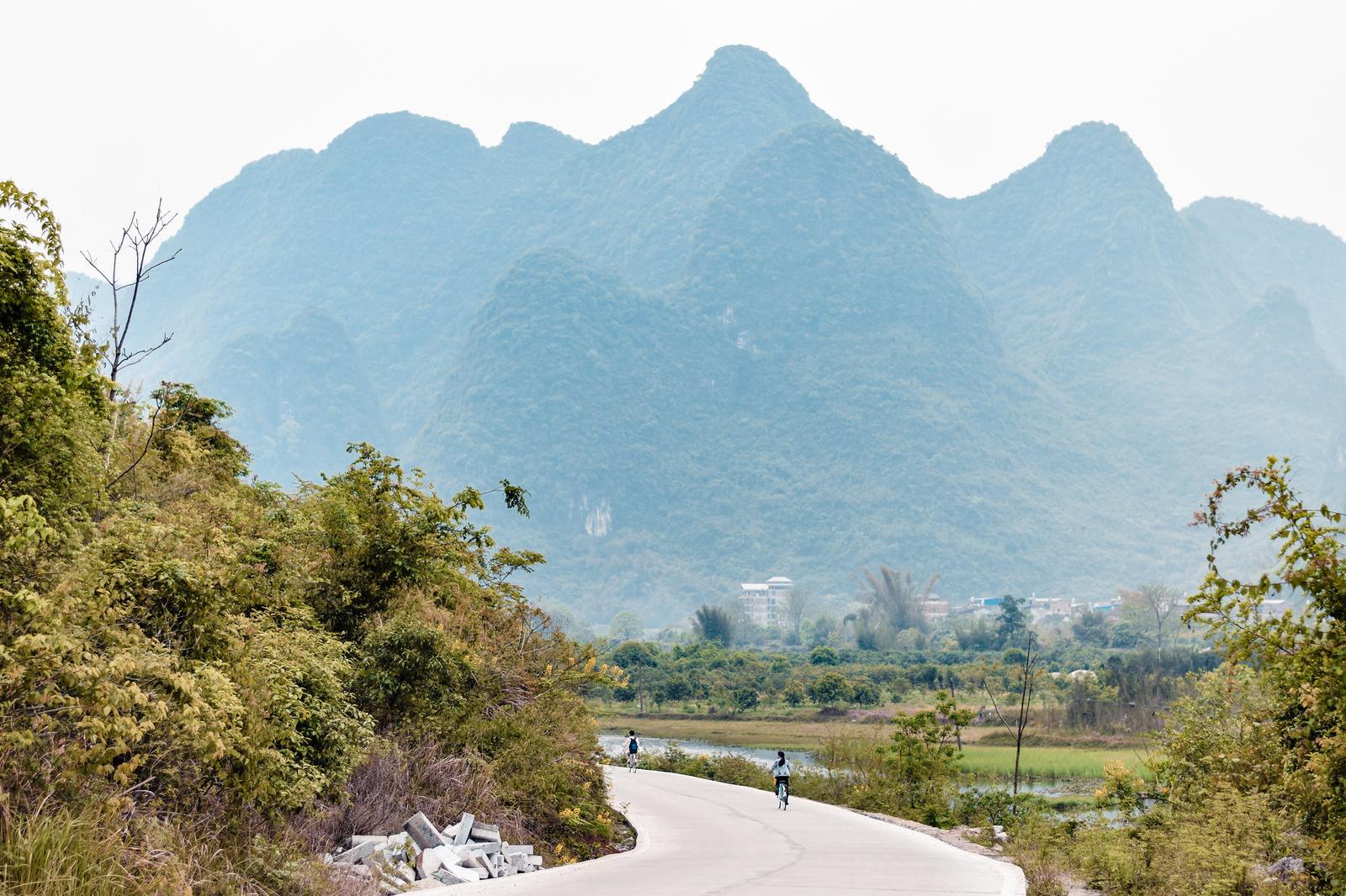 Cảm thấy thật nhỏ bé so với thiên nhiên