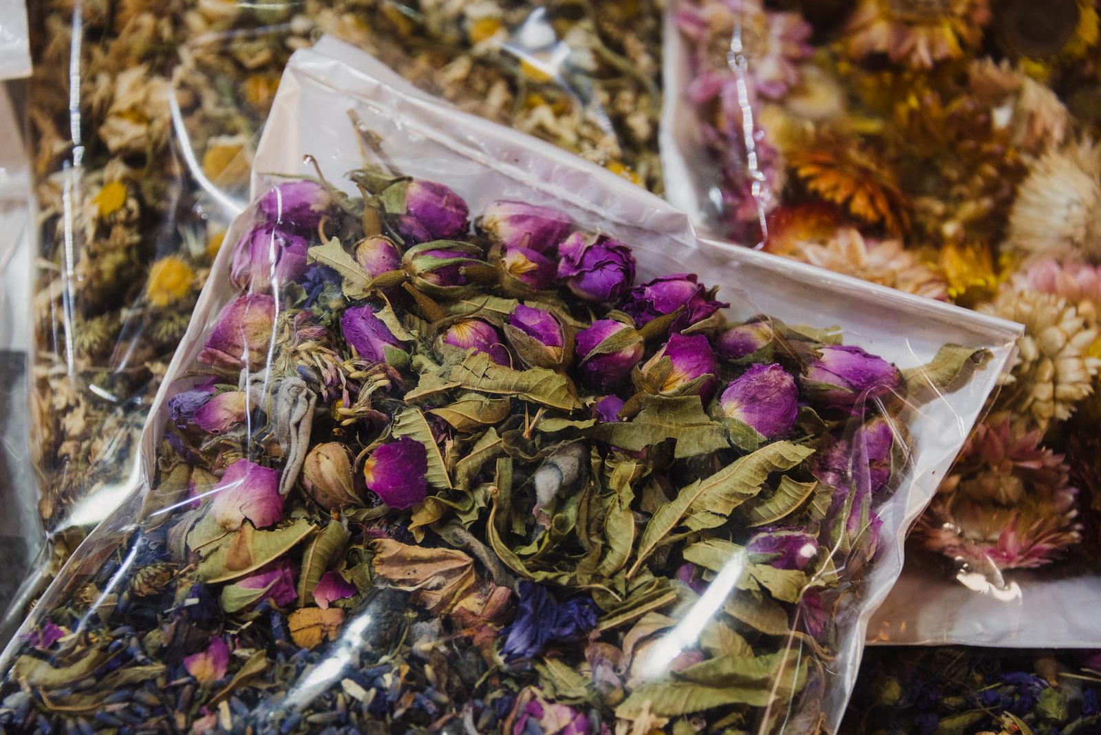 Đồ khô bán trong Souq