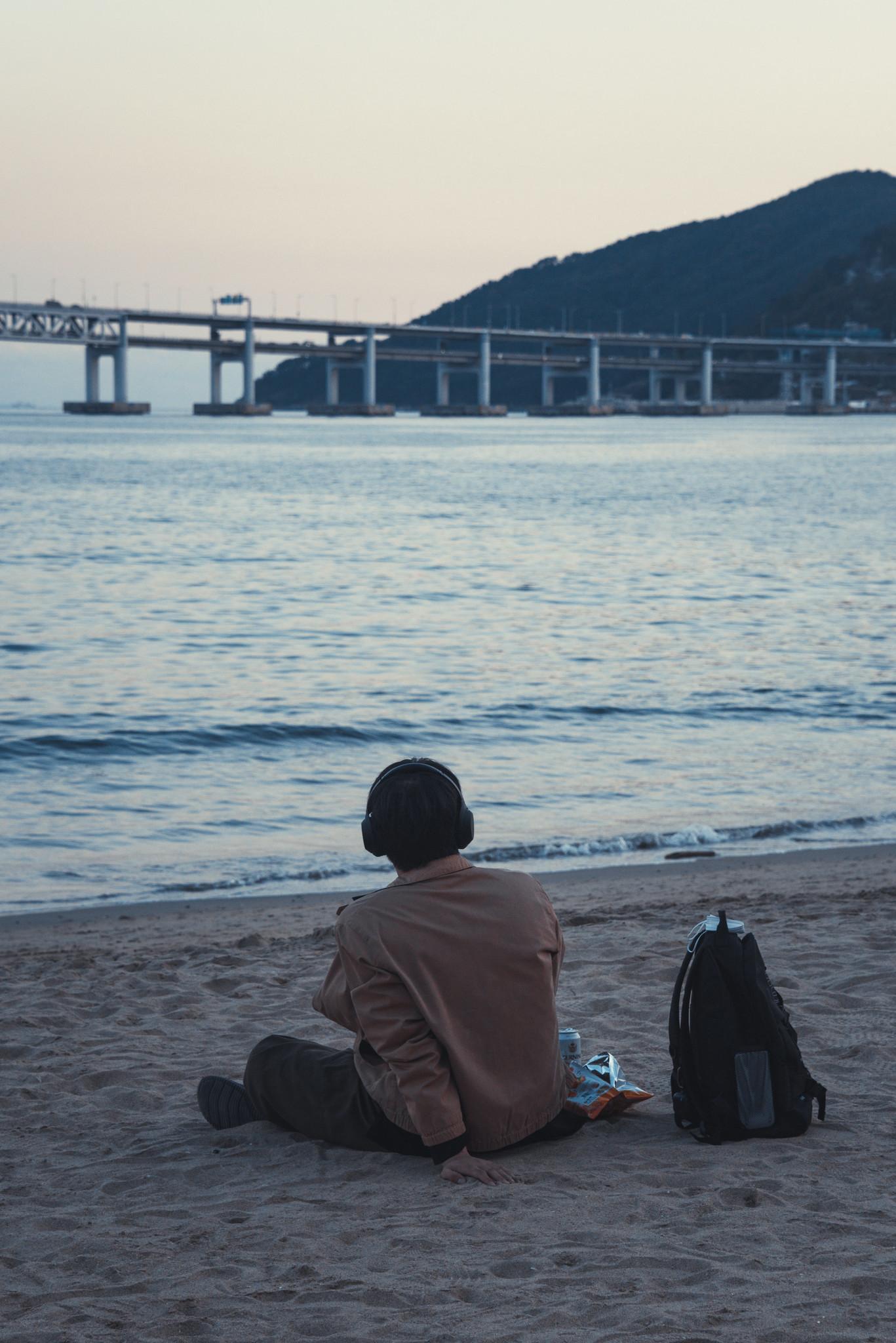 Human and Gwangan Bridge