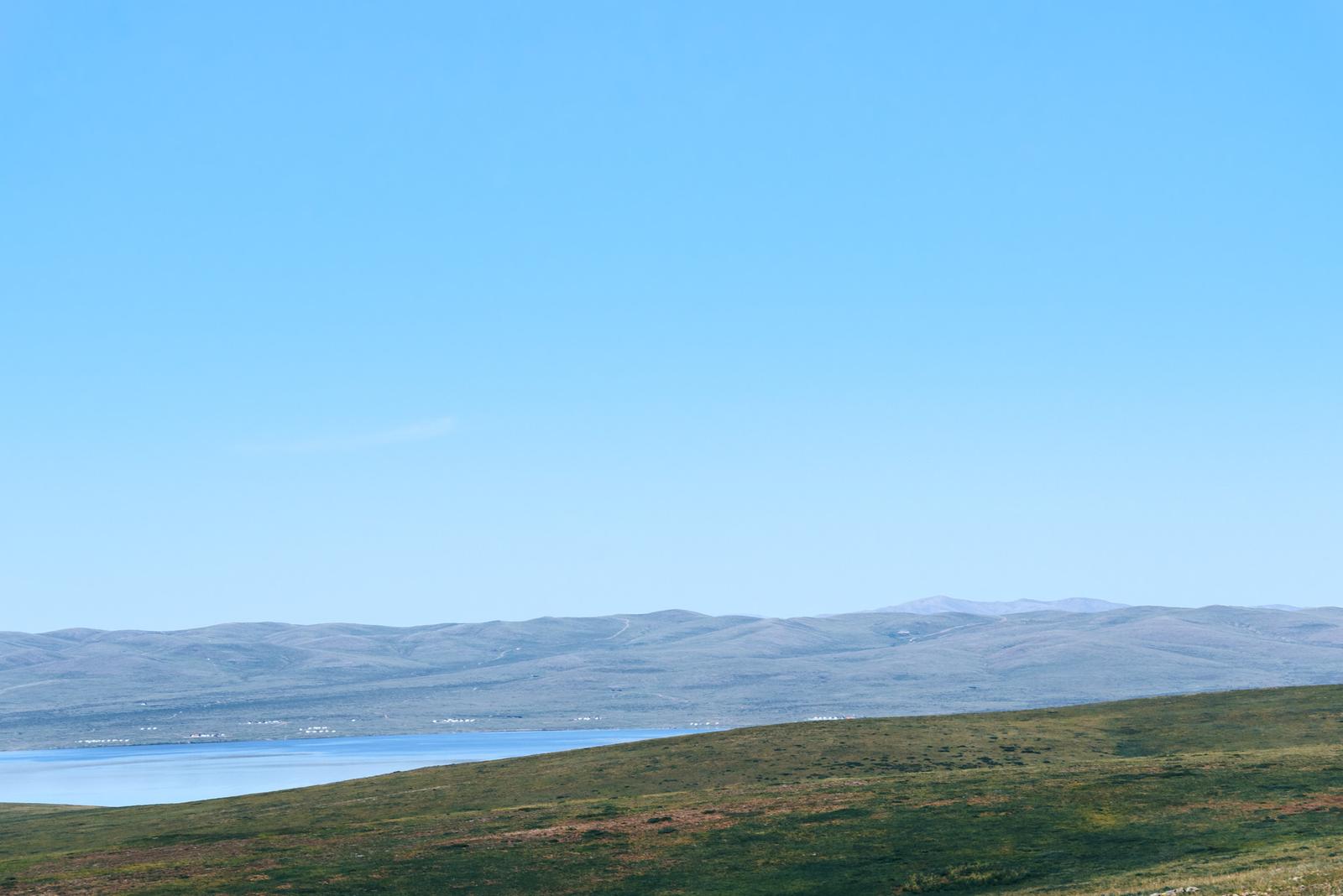 The Lake Scenery Gradually Came into View