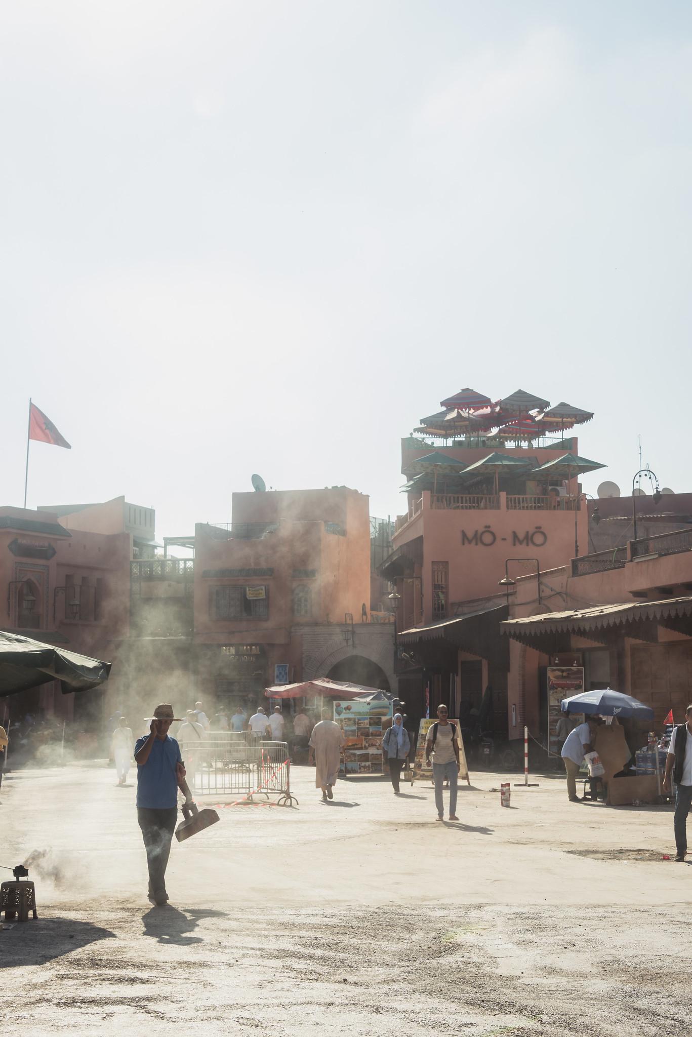 A Square Filled with Dust and Sun