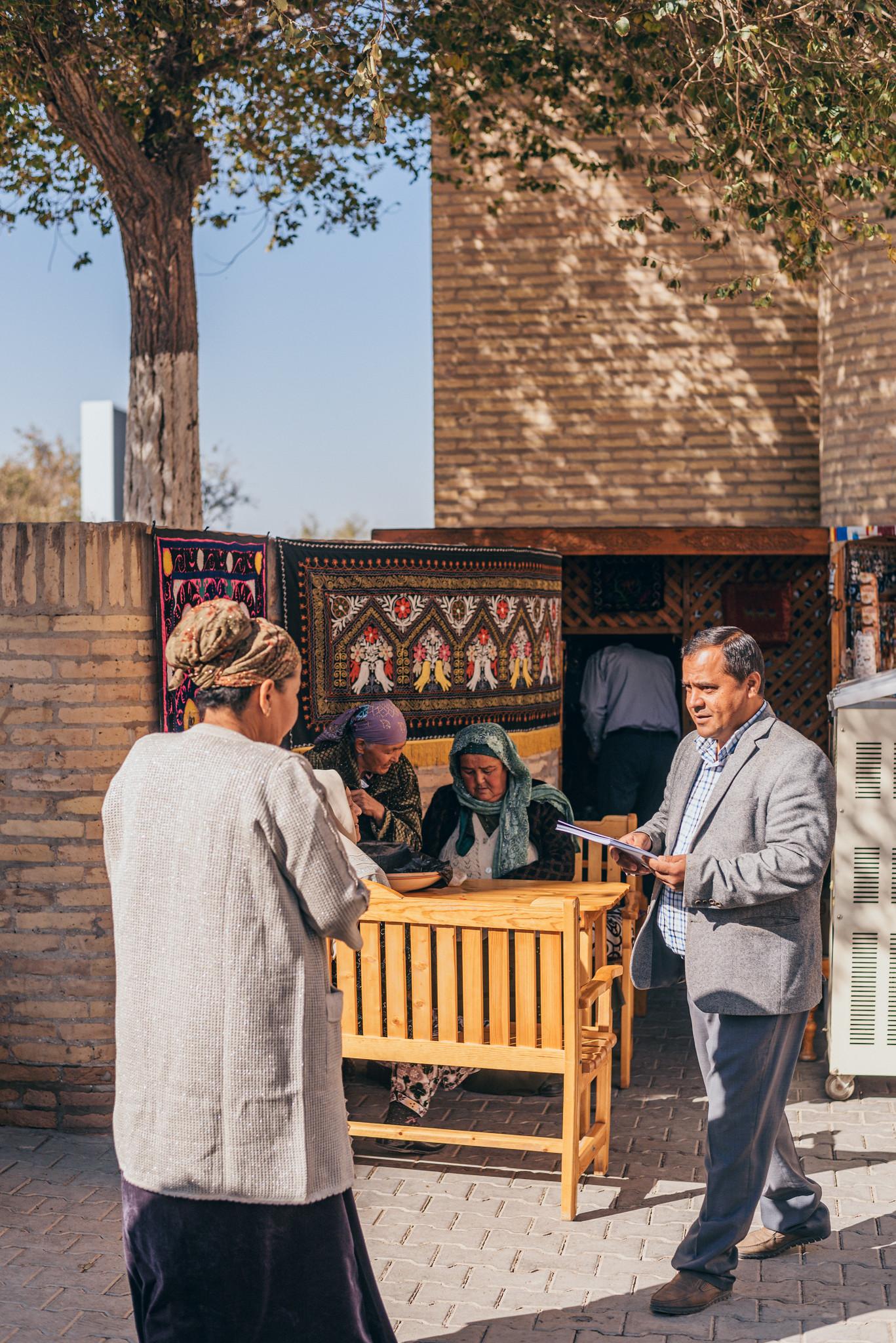 People Crossing, Khiva