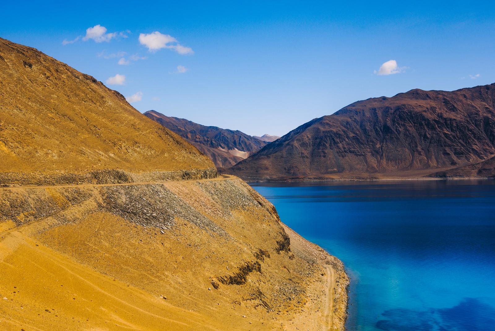 Đường bờ hồ Pangong