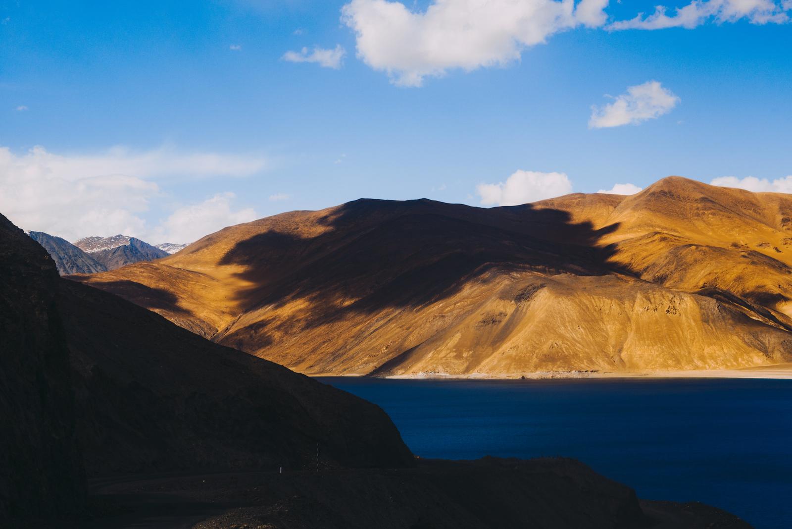 Pangong trước khi tuyết rơi