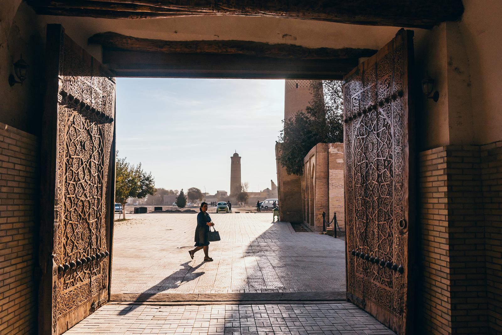 In the Frame of East Gate