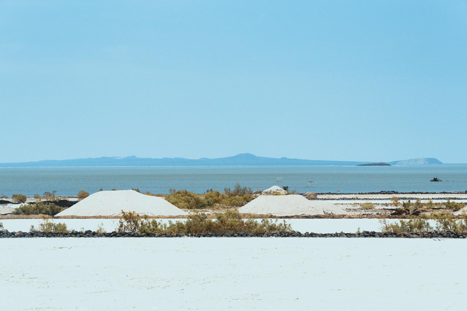 The White Hue of the Saline Lake