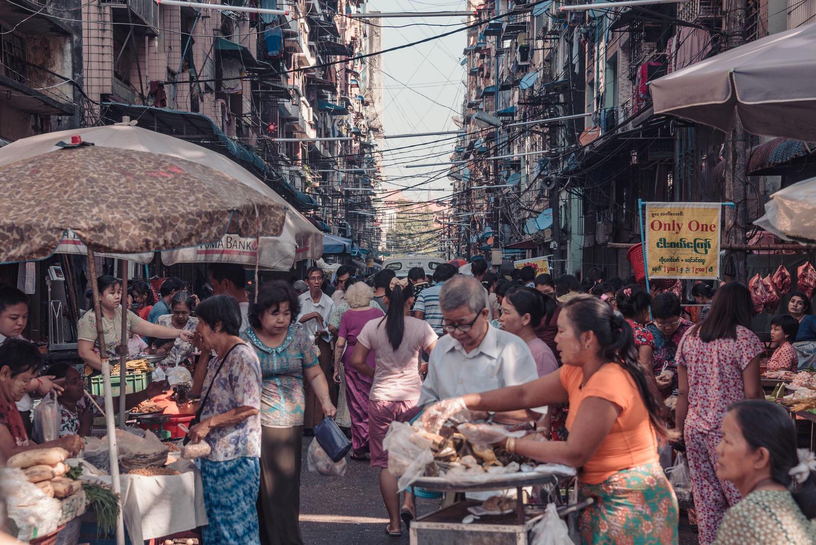 Khu chợ đông đúc