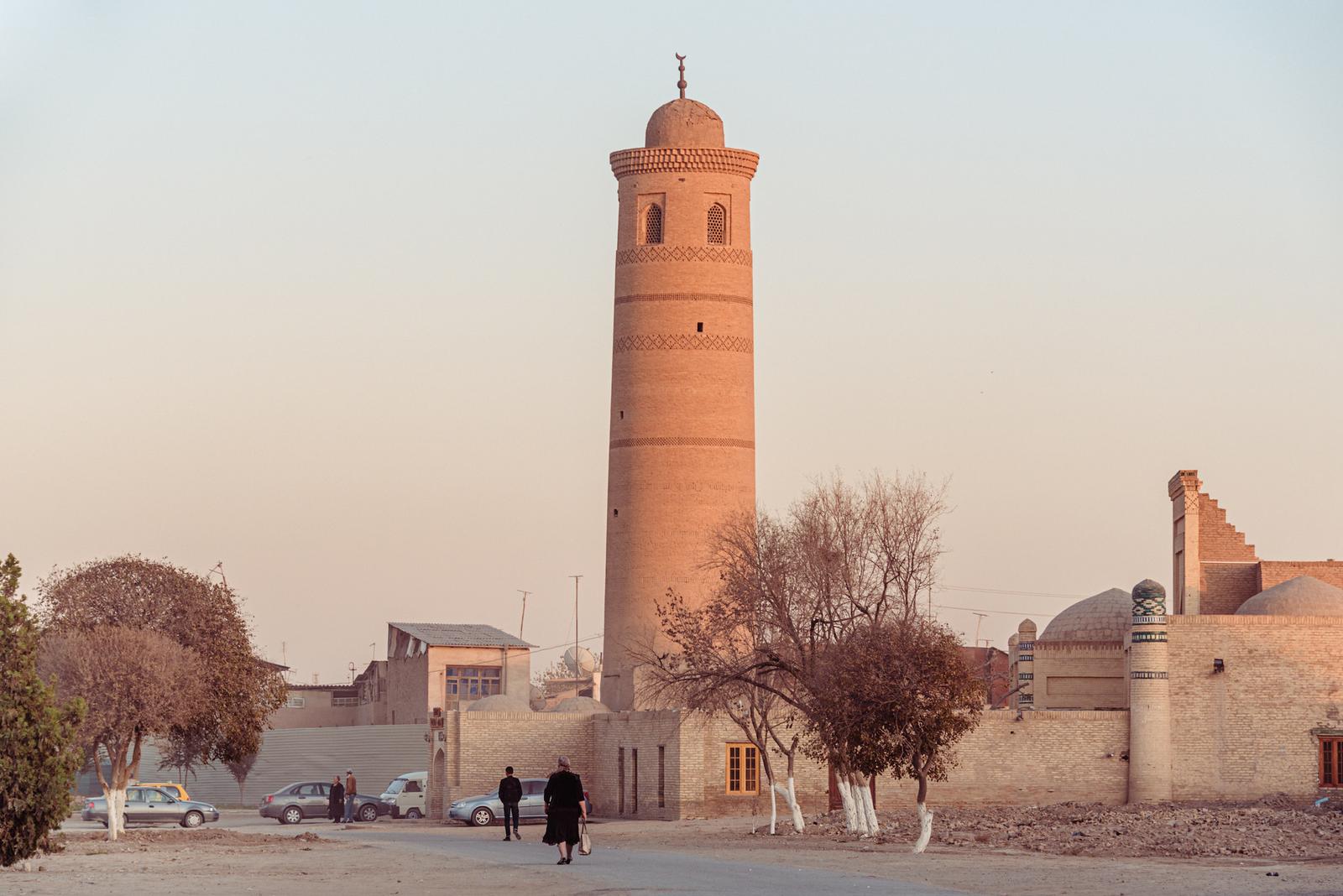 Bên ngoài Cửa Đông Khiva