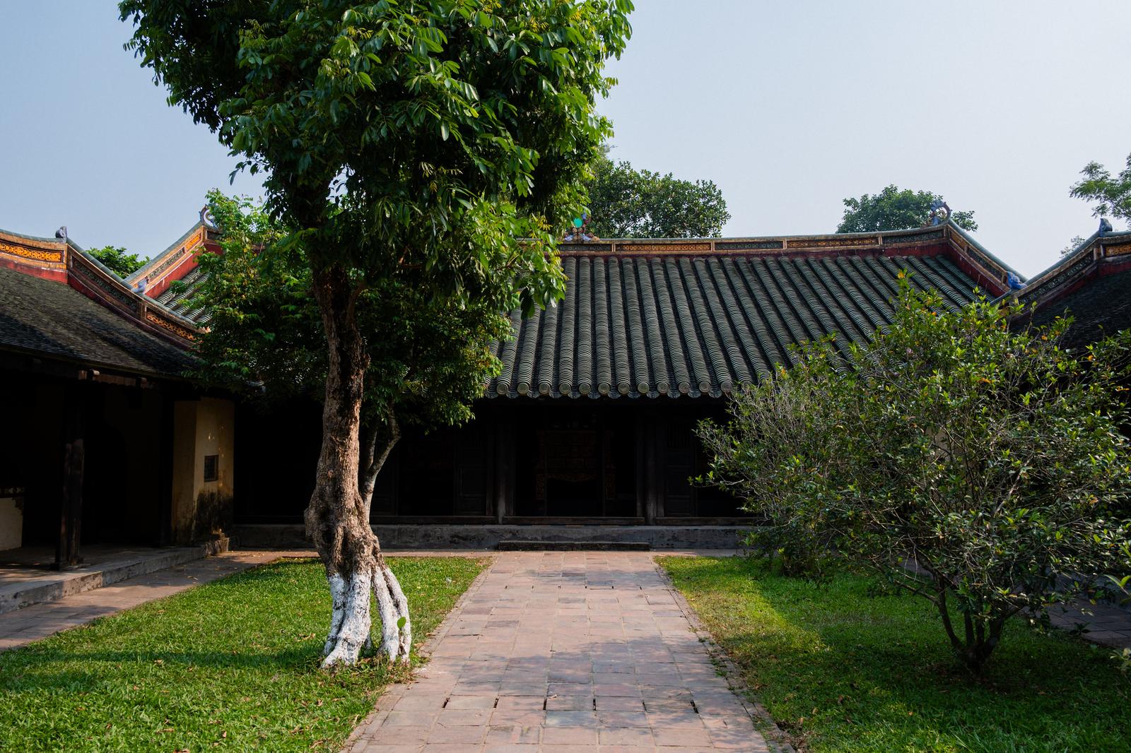 Chi Khiem Hall - Where the Emperor's Consorts Are Enshrined