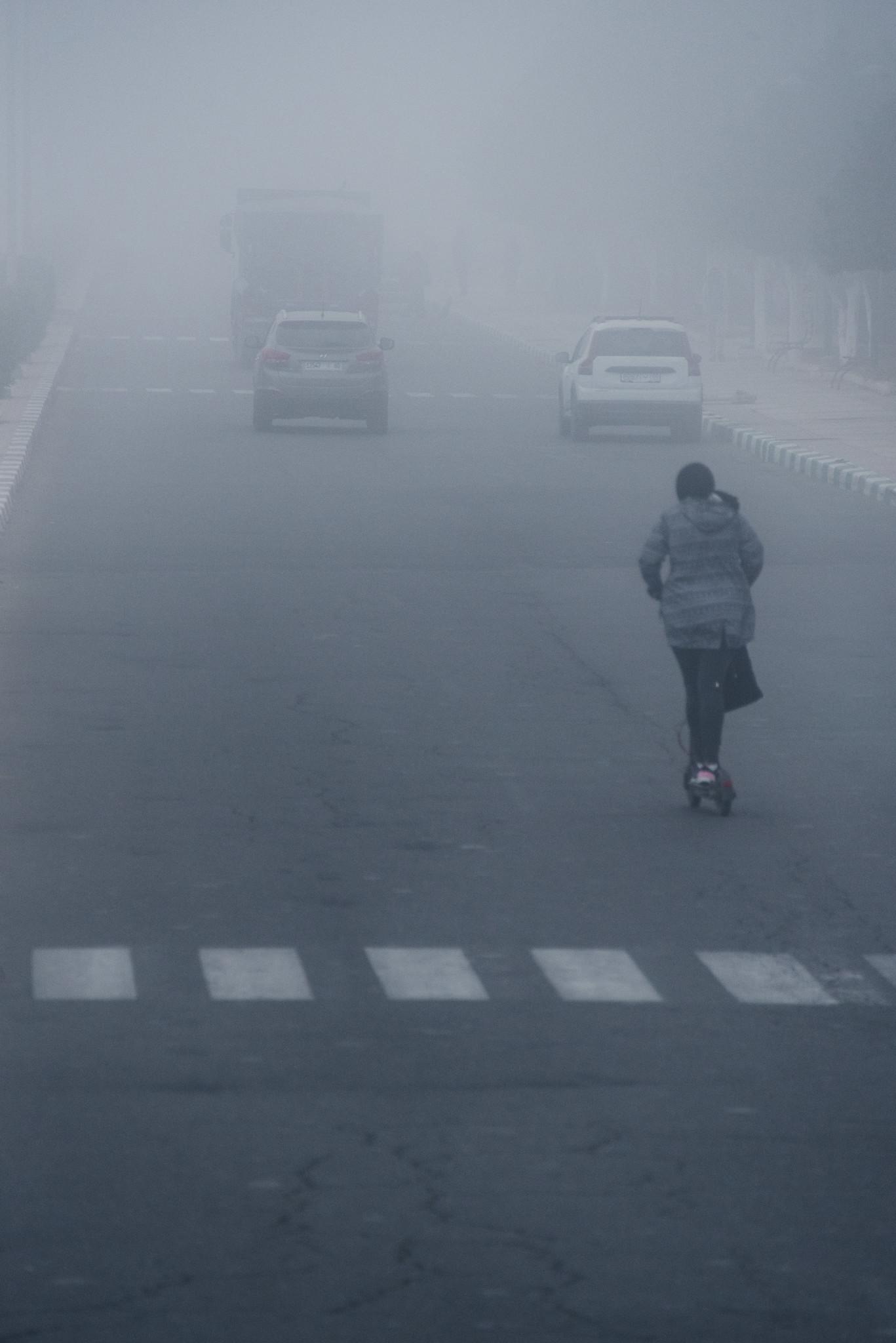 Gliding through the Fog