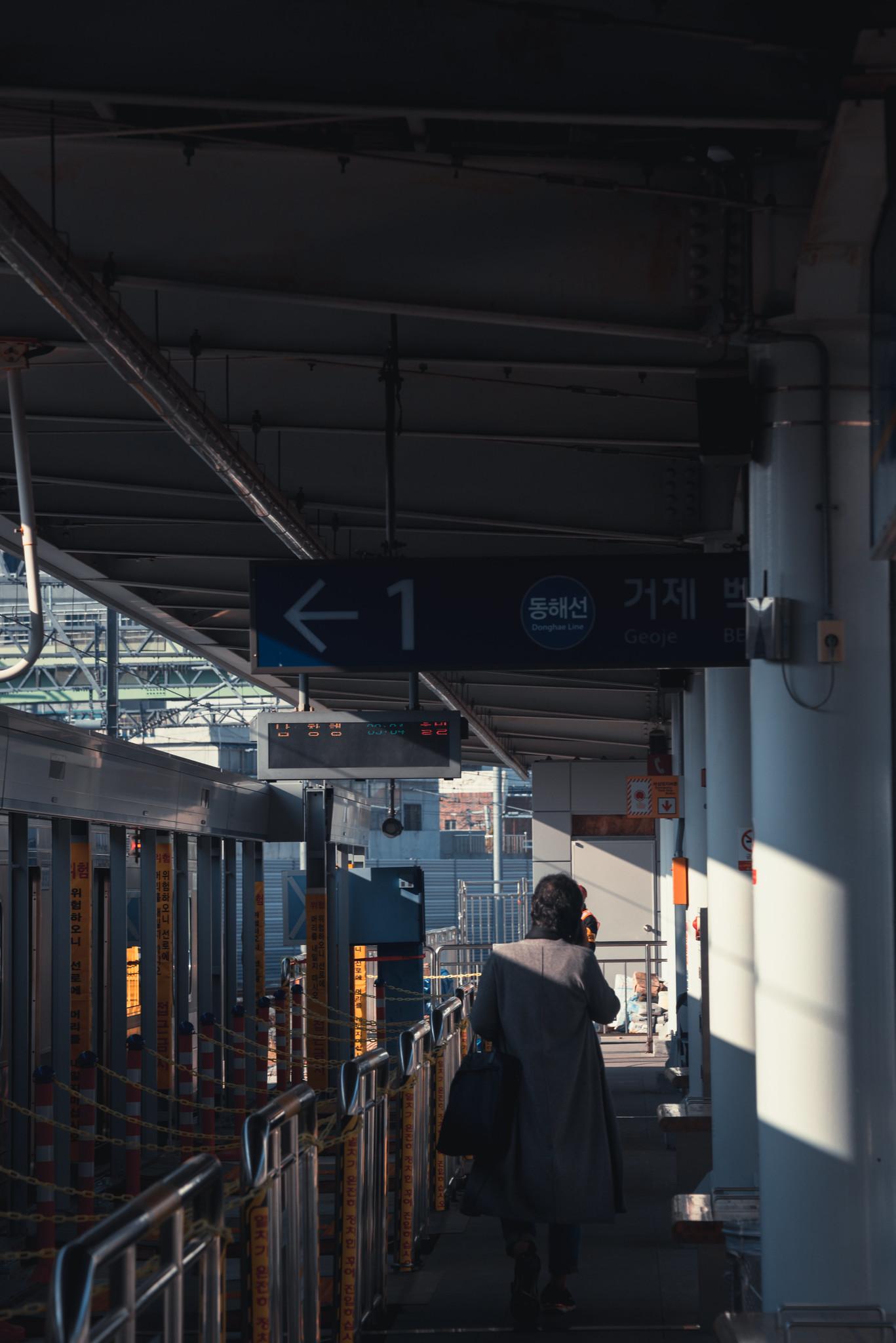 Chờ metro