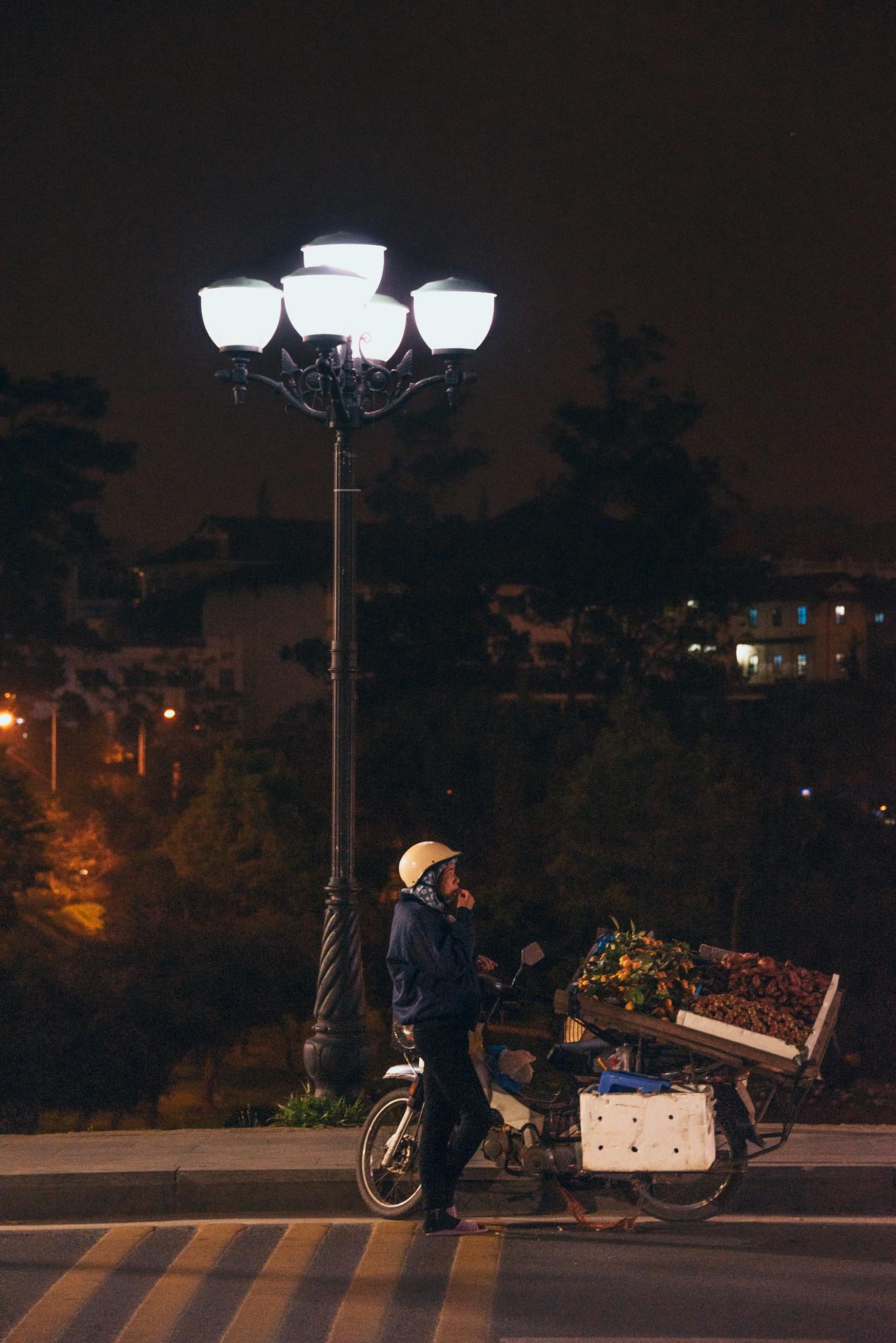 A Seller by the Lakeside