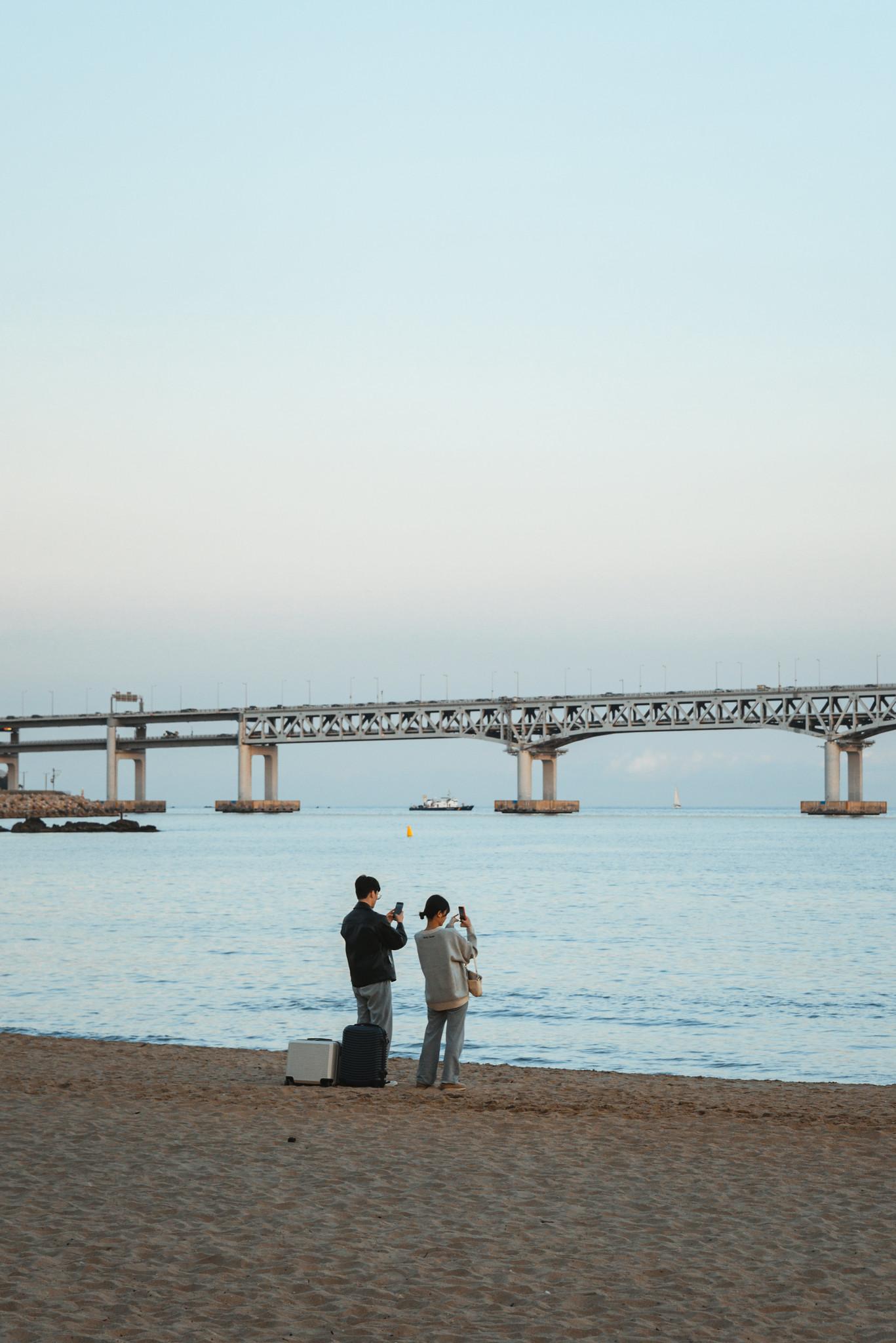 Human and Gwangan Bridge