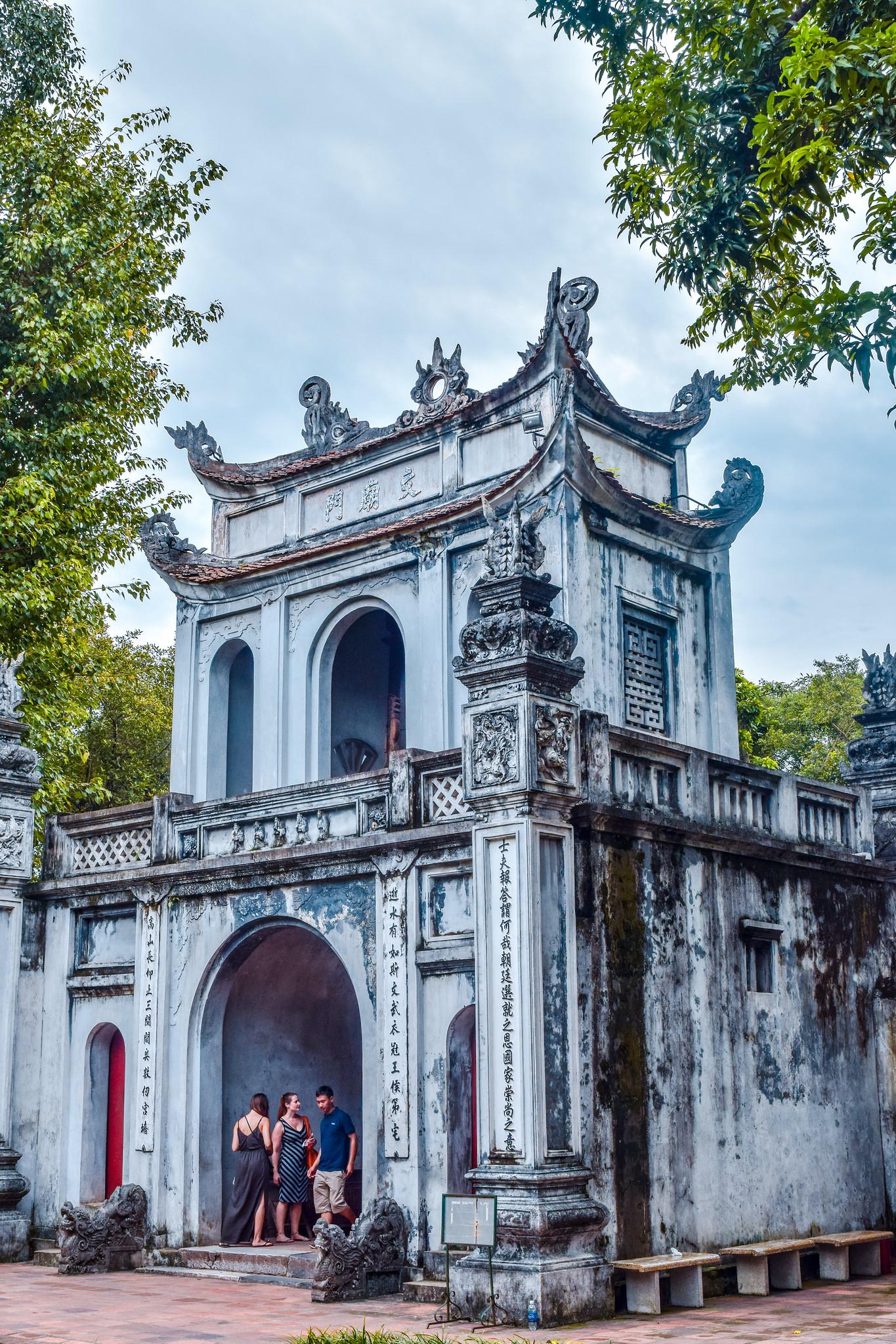 Van Mieu Mon