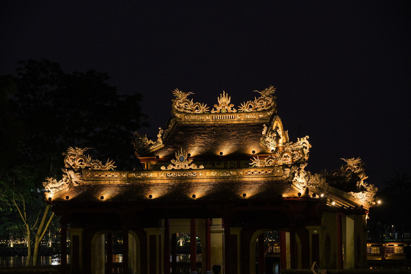 Nghenh Luong Pavilion at Night