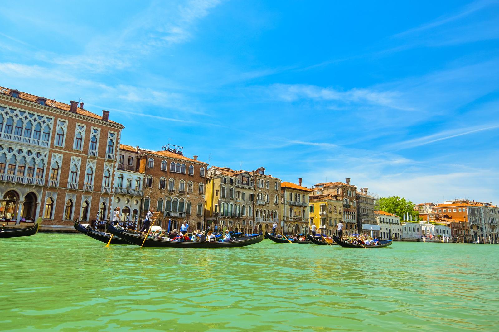 Màu lam ngọc của Venice