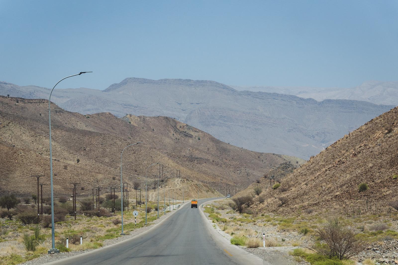 Road to Wadi Bani Khalid
