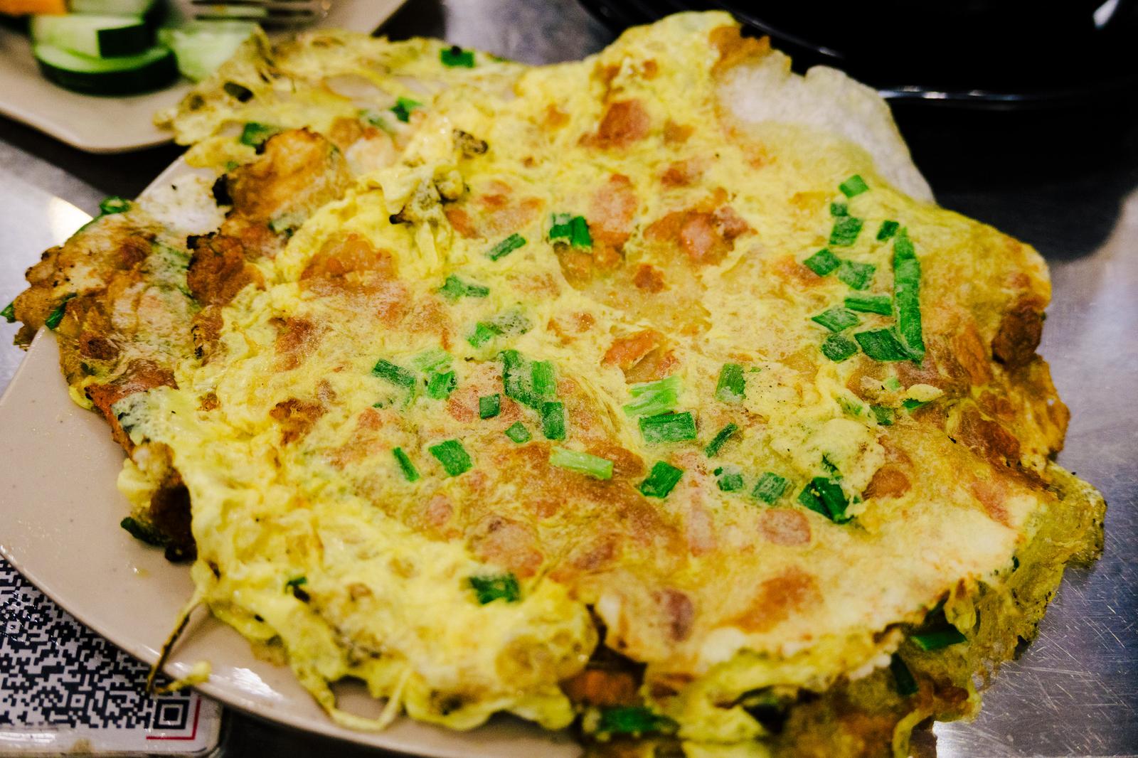 Hue Pressed Rice Pancake (Banh Ep)