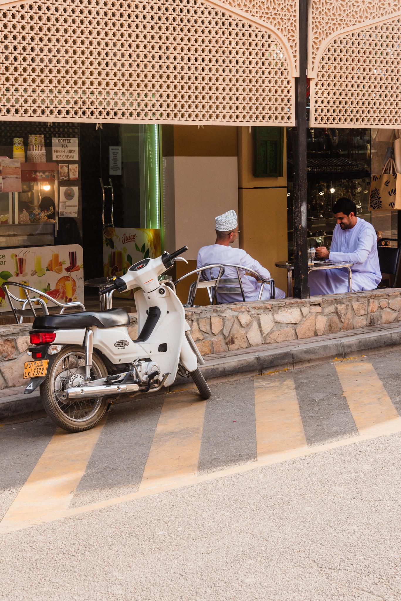 Một Nizwa chậm rãi